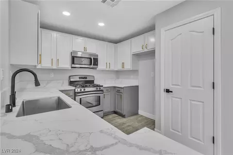 10731 Mason Hill Ave, Las Vegas, NV 89166