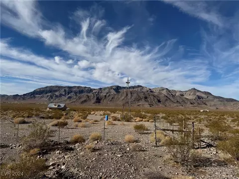 591 W Roadrunner Rd, Pahrump, NV 89060