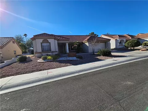 8905 Sandspring Dr, Las Vegas, NV 89134