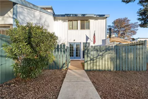 4045 Village Sq, Las Vegas, NV 89121