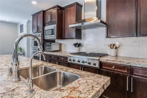 8727 Moon Crater Ave, Las Vegas, NV 89178
