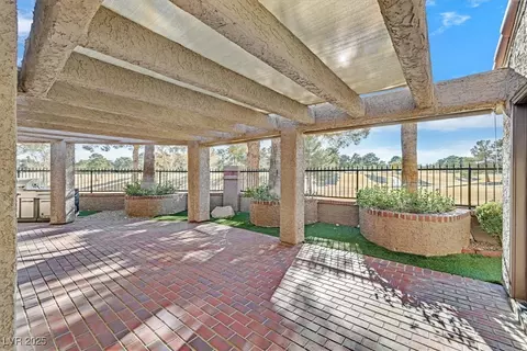 7133 Mission Hills Dr, Las Vegas, NV 89113