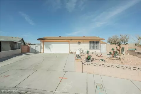 2404 Camelia Cir, Las Vegas, NV 89108