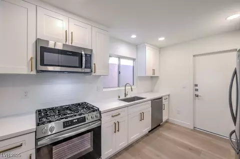 2133 Hallston St, Las Vegas, NV 89134