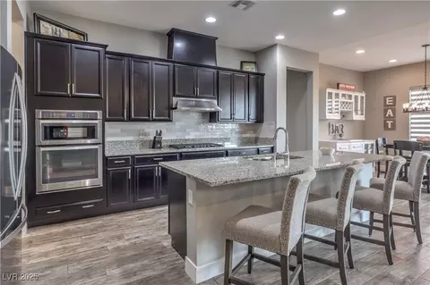 3428 Isle Dr, Las Vegas, NV 89141