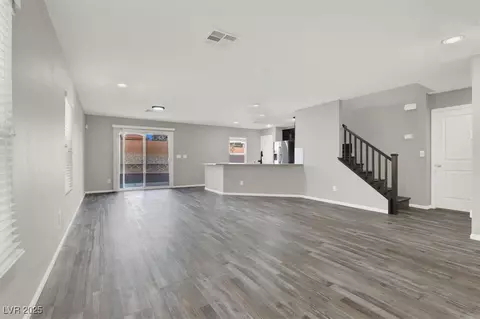 9202 Valley Betica Ave, Las Vegas, NV 89148