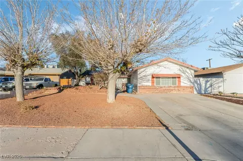 1801 Ginger Tree Ln, Las Vegas, NV 89104