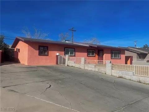 3219 Bluebird St, Las Vegas, NV 89121