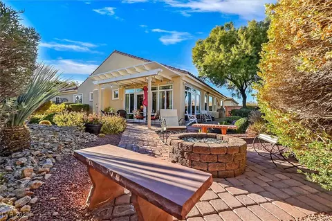 7152 Royal Melbourne Dr, Las Vegas, NV 89131