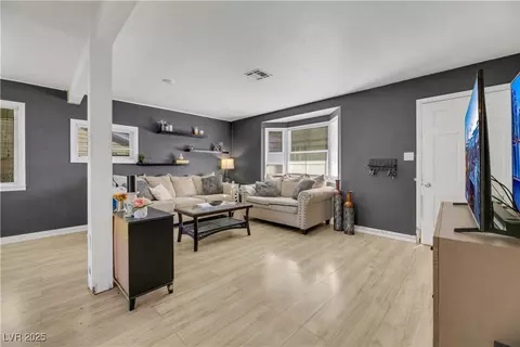 1405 E Bridger Ave, Las Vegas, NV 89101