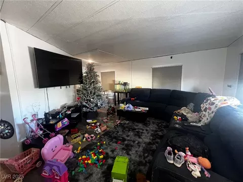 3540 Estes Park Dr, Las Vegas, NV 89122