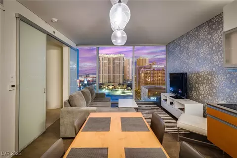 3722 Las Vegas Blvd #1004, Las Vegas, NV 89158
