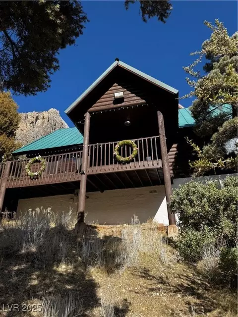 302 Kris Kringle Rd, Las Vegas, NV 89124