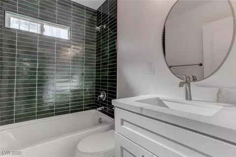 1504 E Ogden Ave, Las Vegas, NV 89101