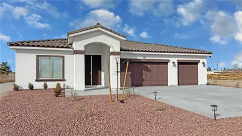 2560 Tahachapi Ave, Pahrump, NV 89048