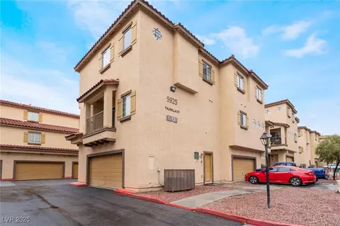 5925 Palmilla St #12, North Las Vegas, NV 89031