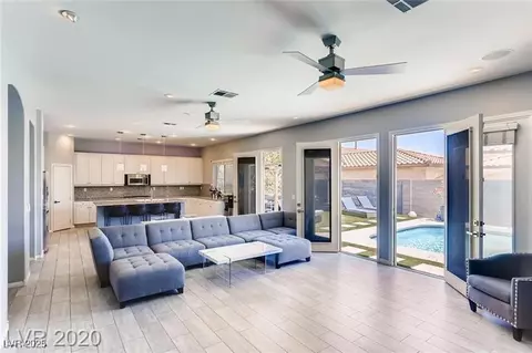 7926 Elk Mountain St, Las Vegas, NV 89113