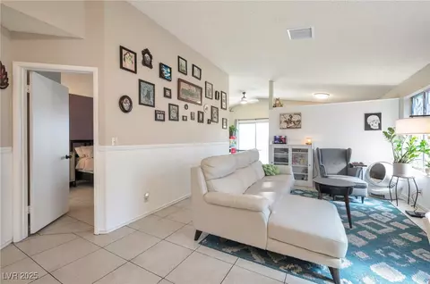 1861 Ridgefield Dr, Las Vegas, NV 89108