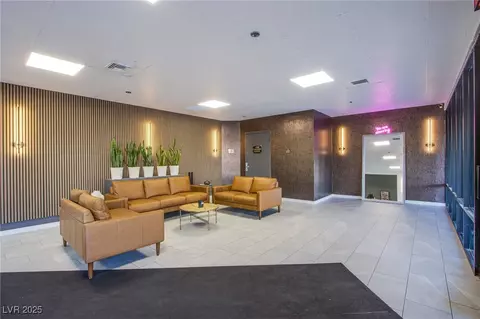 3930 University Center Dr #307, Las Vegas, NV 89119