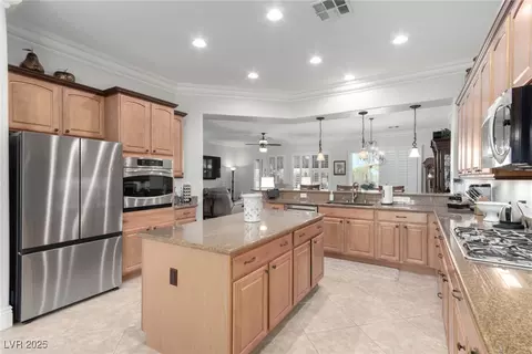 Kitchen - 2159 Clearwater Lake Dr, Henderson, NV 89044 photo 3 of 5