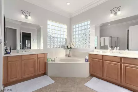 Bath - 2159 Clearwater Lake Dr, Henderson, NV 89044 photo 3 of 3