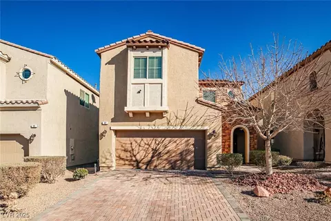 42 Navy Strauss St, Las Vegas, NV 89148