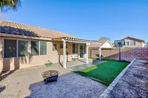 9613 Sterling Ridge Ave, Las Vegas, NV 89129