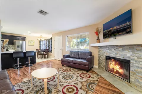 1321 Cinder Rock Dr #202, Las Vegas, NV 89128