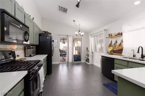 2106 Big Boulder Dr, North Las Vegas, NV 89031