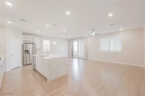 10718 Glowing Dawn Ave, Las Vegas, NV 89135