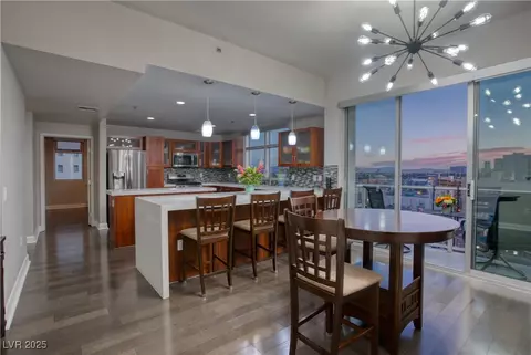 150 Las Vegas Blvd #907, Las Vegas, NV 89101