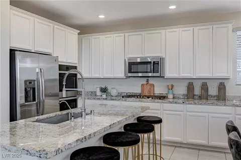 712 Rogue Wave St, Las Vegas, NV 89138