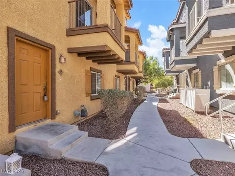 5915 Nuevo Leon St #7, North Las Vegas, NV 89031