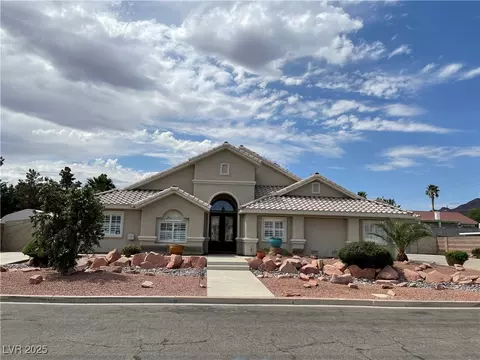 121 E Cypress Dr, Henderson, NV 89015