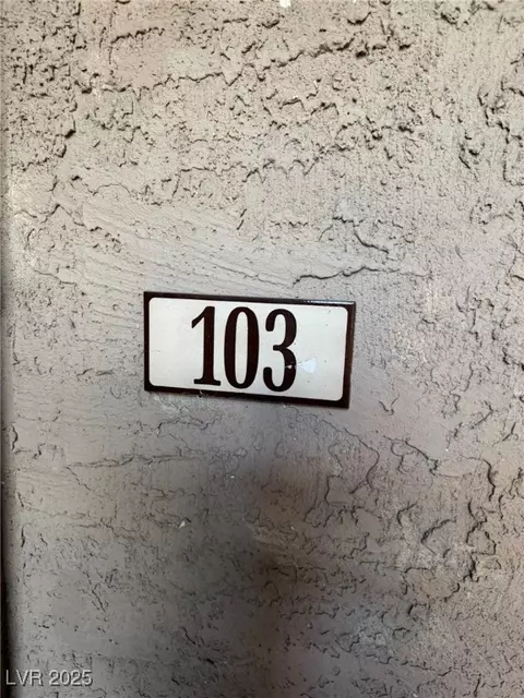 4965 Indian River Dr #103, Las Vegas, NV 89103