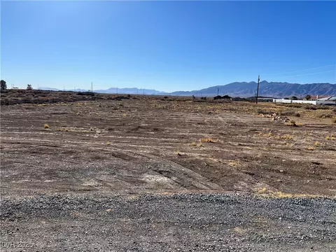 961 W Ember St, Pahrump, NV 89048