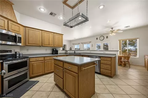 Kitchen - 815 Cram Ave, Logandale, NV 89021 photo 2 of 5