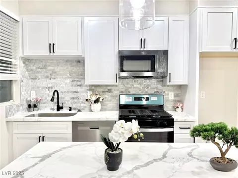 10030 Mystic Moss St, Las Vegas, NV 89183