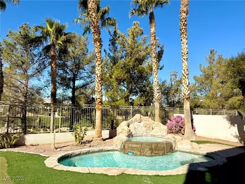 109 Lakewood Garden Dr, Las Vegas, NV 89148