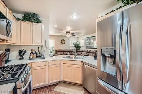 9103 Mcginnis Ave, Las Vegas, NV 89148