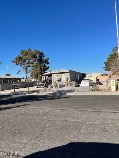 6500 Delphinium Ave, Las Vegas, NV 89108