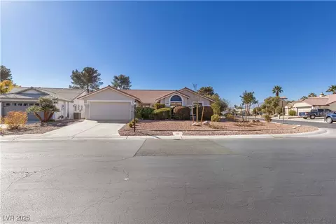 5305 Singing Hills Dr, Las Vegas, NV 89130