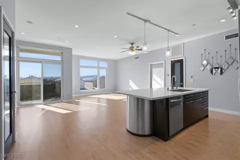 8925 W Flamingo Rd #213, Las Vegas, NV 89147