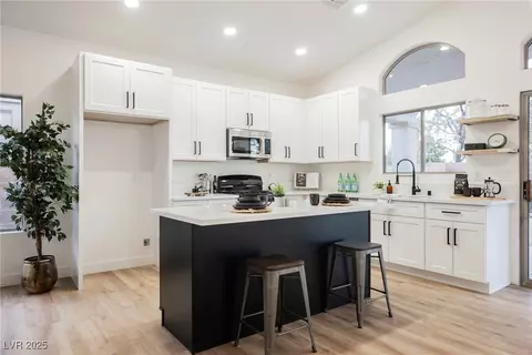 6304 Tanzanite Ave, Las Vegas, NV 89130
