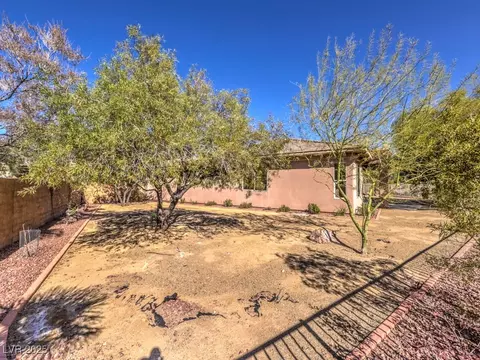 Exterior - 12 Fallows Fire Ct, Henderson, NV 89052 photo 9 of 17