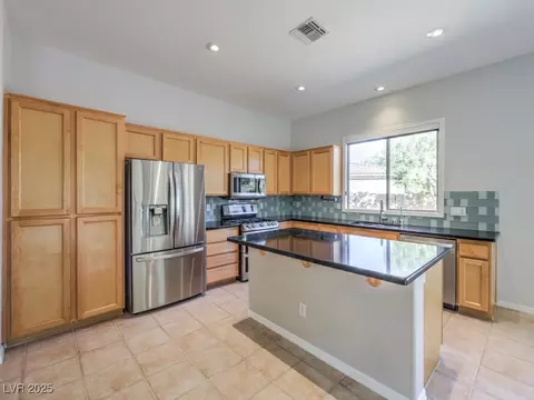 12 Fallows Fire Ct, Henderson, NV 89052