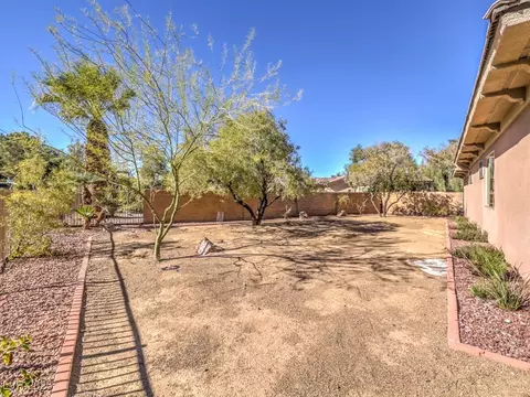 Exterior - 12 Fallows Fire Ct, Henderson, NV 89052 photo 7 of 17