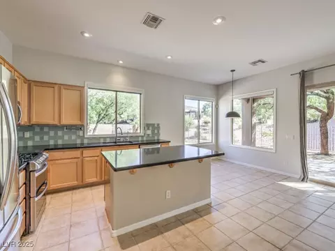 Kitchen - 12 Fallows Fire Ct, Henderson, NV 89052 photo 2 of 4