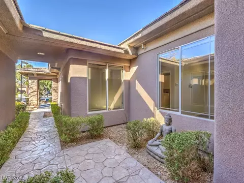Exterior - 12 Fallows Fire Ct, Henderson, NV 89052 photo 11 of 17
