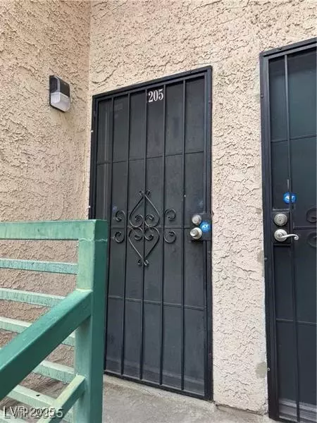 510 Elm Dr #205, Las Vegas, NV 89169